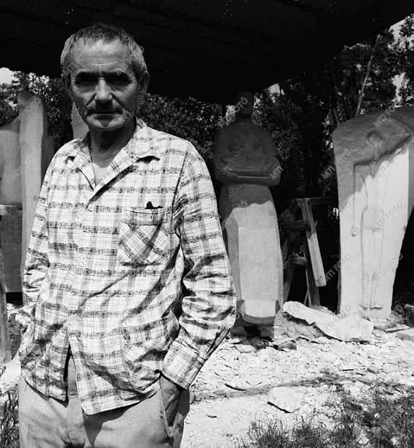 Laborcz Ferenc plusz Anya gyermekével